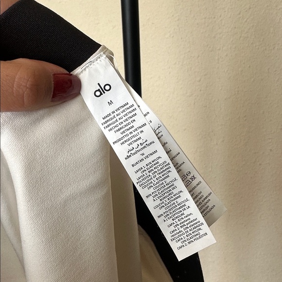 Alo Yoga Airbrush Streamlined Skirt NWT size M - Picture 10 of 15